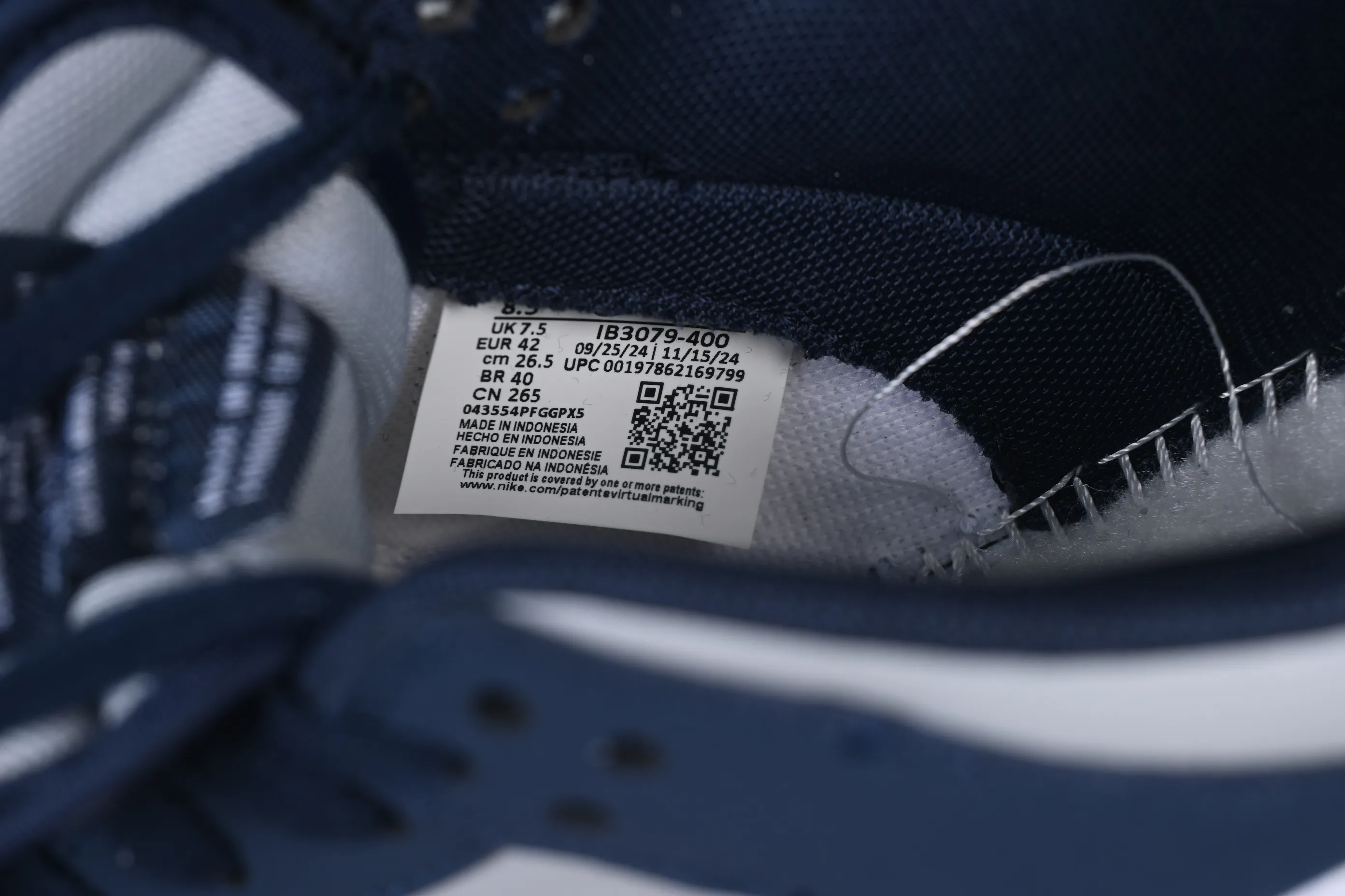 All categories Nk SB Dunk series Nk SB Dunk Low low-top sneakers Nike Dunk Low "Suede Georgetown" Georgetown low-top casual sneakers IB3079-400